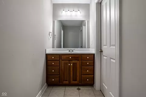 Bath - 5304 Gray Eagle Ct, Carmel, IN 46033 photo 6 of 9