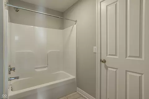 Bath - 5304 Gray Eagle Ct, Carmel, IN 46033 photo 7 of 9