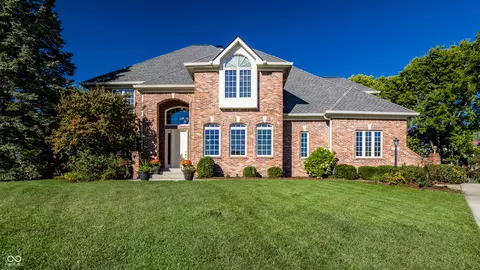 Exterior - 5304 Gray Eagle Ct, Carmel, IN 46033 photo 2 of 12