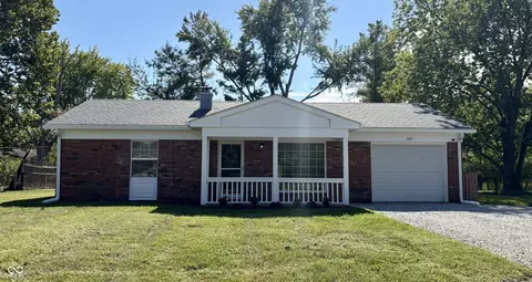 2907 Shakespeare Dr, Southport, IN 46227