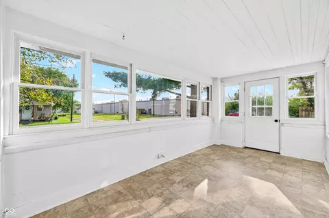 Exterior - 2212 Mapleton Ct, Columbus, IN 47201 photo 5 of 11