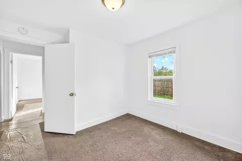 Bedroom - 2212 Mapleton Ct, Columbus, IN 47201 photo 6 of 6