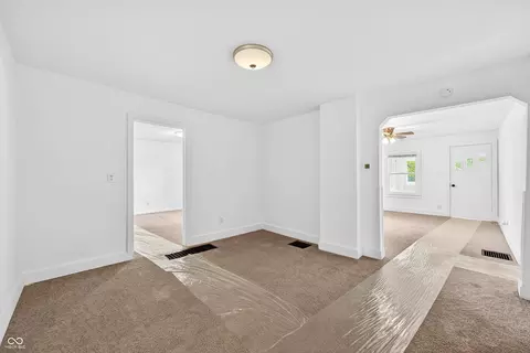 Living - 2212 Mapleton Ct, Columbus, IN 47201 photo 3 of 3