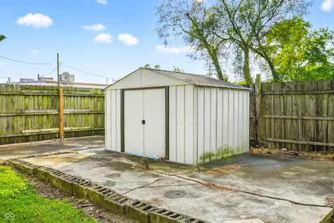 Exterior - 2212 Mapleton Ct, Columbus, IN 47201 photo 11 of 11
