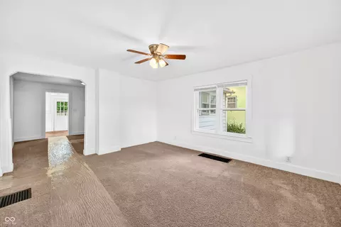 Living - 2212 Mapleton Ct, Columbus, IN 47201 photo 1 of 3