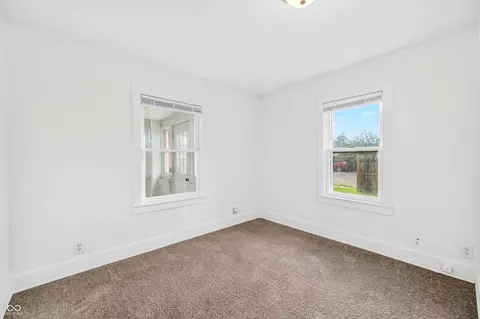 Bedroom - 2212 Mapleton Ct, Columbus, IN 47201 photo 2 of 6