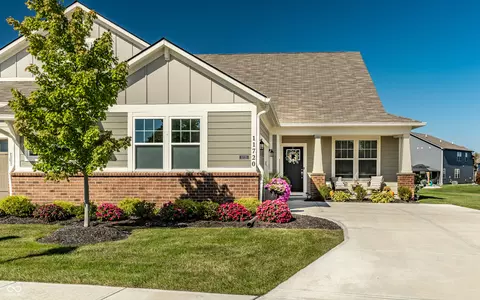 11720 Harvester Cir N, Noblesville, IN 46060