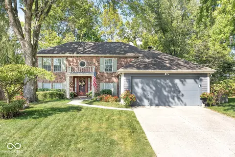 1572 Hunters Ln, Greenwood, IN 46142