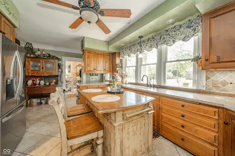 Kitchen - 1096 W State Road 38, Pendleton, IN 46064 photo 3 of 5