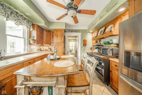 Kitchen - 1096 W State Road 38, Pendleton, IN 46064 photo 2 of 5