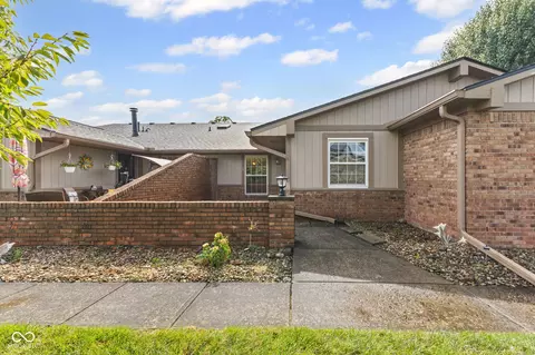 1155 Paradise Ct #C, Greenwood, IN 46143