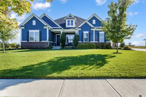 4365 Kettering Dr, Zionsville, IN 46077