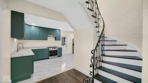 Entry Way - 588 Johnson St, Gary, IN 46402 photo 1 of 1