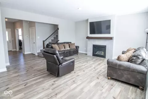 Living - 9343 Casey Rd, Pendleton, IN 46064 photo 1 of 8