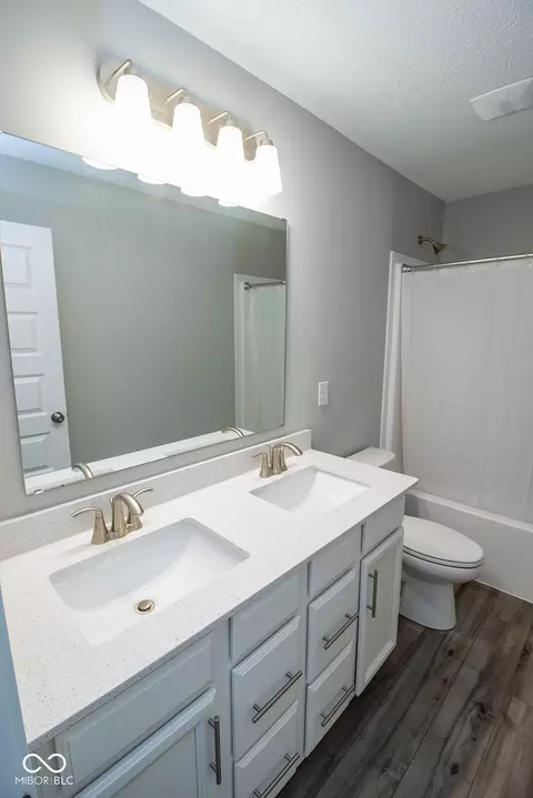 Bath - 9343 Casey Rd, Pendleton, IN 46064 photo 5 of 7
