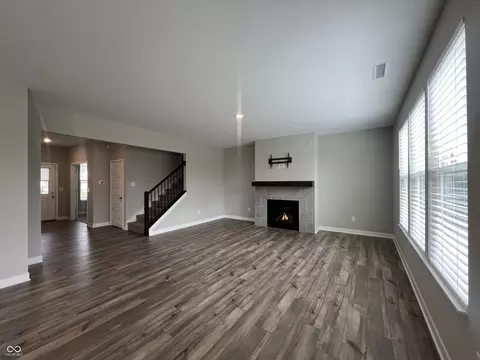 Living - 9343 Casey Rd, Pendleton, IN 46064 photo 5 of 8