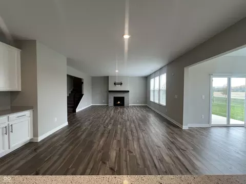 Living - 9343 Casey Rd, Pendleton, IN 46064 photo 6 of 8