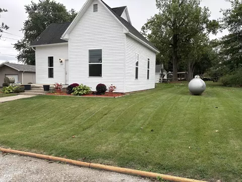 207 W Maple St, Cayuga, IN 47928