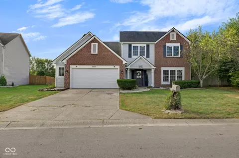 8606 Woodstone Way W, Indianapolis, IN 46256