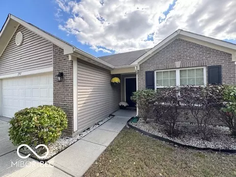 2987 W Longbranch Dr, Monrovia, IN 46157