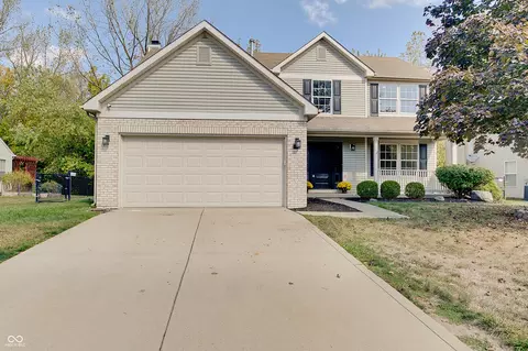 8960 Dickinson Ct, Fishers, IN 46038