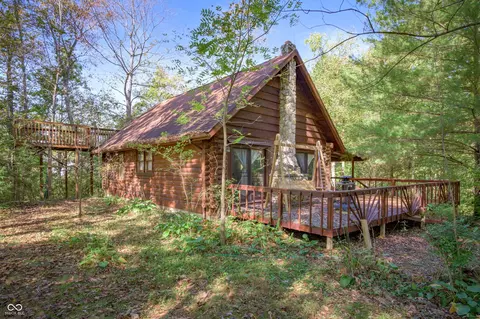 7530 N Base Rd, North Vernon, IN 47265