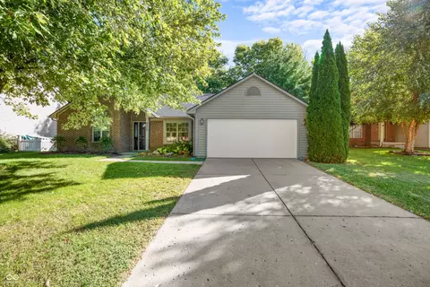 853 Grant Ct, Greenwood, IN 46143