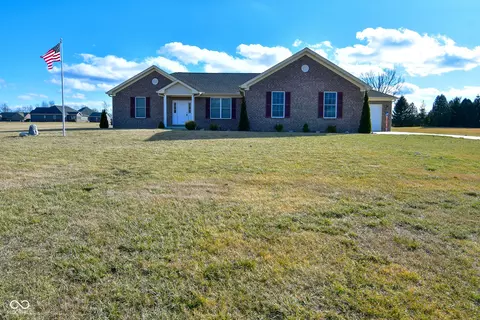 1623 W Stoneybrook Ln, Crawfordsville, IN 47933