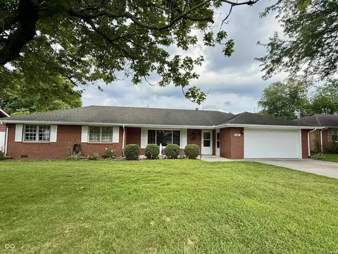 1212 N Wildwood Ln, Muncie, IN 47304