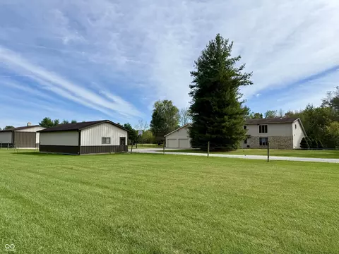 25162 Mid Rd, Batesville, IN 47006