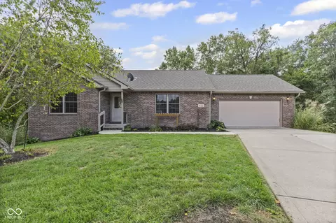 856 Lincoln Heights Dr, Martinsville, IN 46151