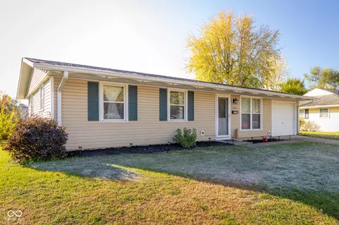 2743 Streamside Dr, Columbus, IN 47203