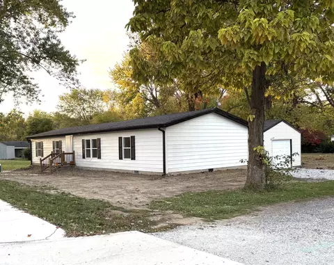 708 W Main St, Waveland, IN 47989