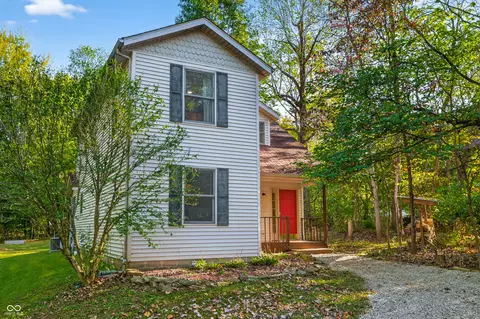 8140 Grandview Rd, Columbus, IN 47201