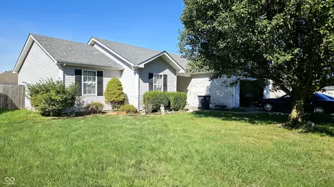 1157 N Solar St, Scottsburg, IN 47170