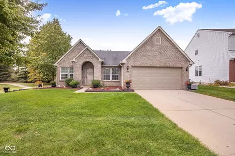 7050 Sycamore Run Dr, Indianapolis, IN 46237