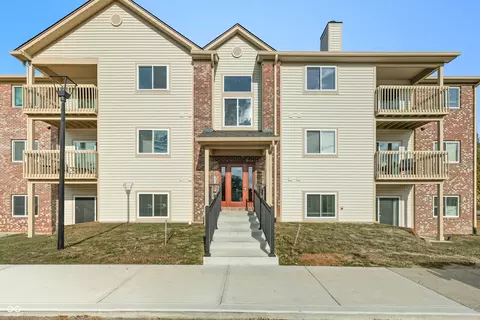 12515 Timber Creek Dr #8, Carmel, IN 46032
