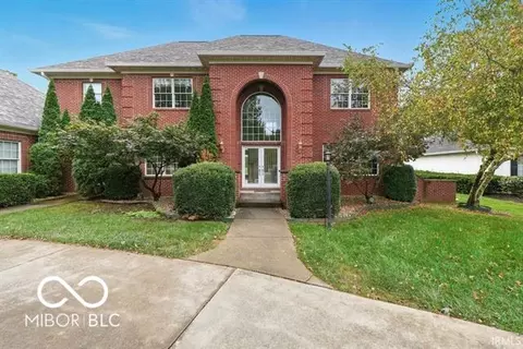 7105 W Saint Andrews Ave, Yorktown, IN 47396