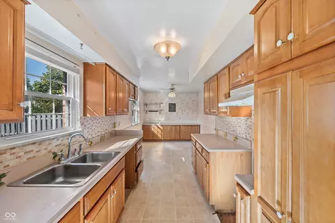 8029 E 13th St, Indianapolis, IN 46219 photo 6