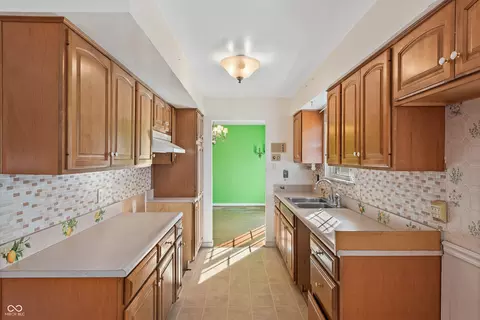 8029 E 13th St, Indianapolis, IN 46219 photo 7