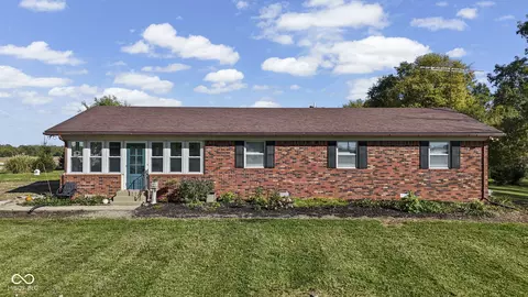 6510 E Middletown Rd, Waldron, IN 46182