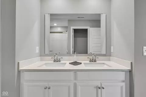 Bath - 9203 Larson Dr, Pendleton, IN 46064 photo 2 of 3