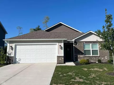 1466 Fleming Dr, Greenfield, IN 46140