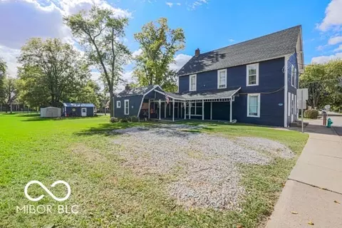 11 E Mill St, New Palestine, IN 46163