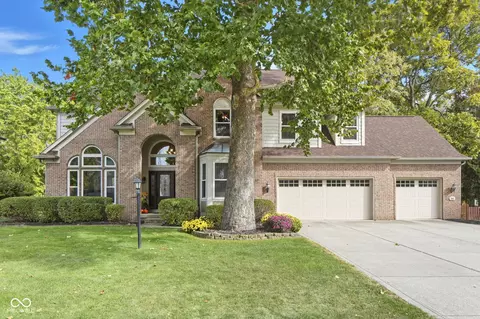 141 E Columbine Ln, Westfield, IN 46074