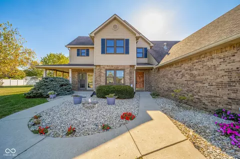 Exterior - 6208 Red Fox Rd, Pendleton, IN 46064 photo 2 of 13
