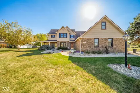 Exterior - 6208 Red Fox Rd, Pendleton, IN 46064 photo 5 of 13