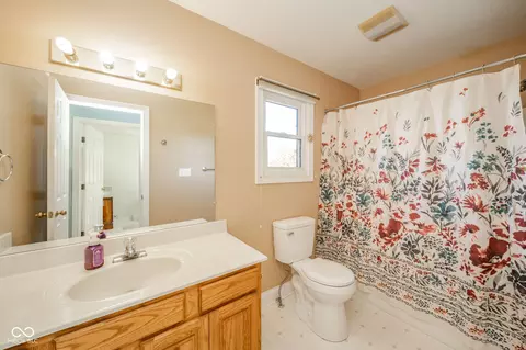 Bath - 6208 Red Fox Rd, Pendleton, IN 46064 photo 2 of 2