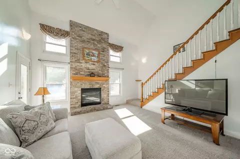 Living - 6208 Red Fox Rd, Pendleton, IN 46064 photo 2 of 3