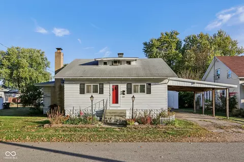 107 E College St, Bainbridge, IN 46105